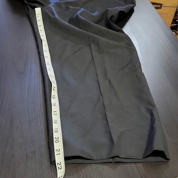 Gucci Black Capri Crop Fit Flat Front High-Waisted Pants Size 44(8) - Picture 13 of 17